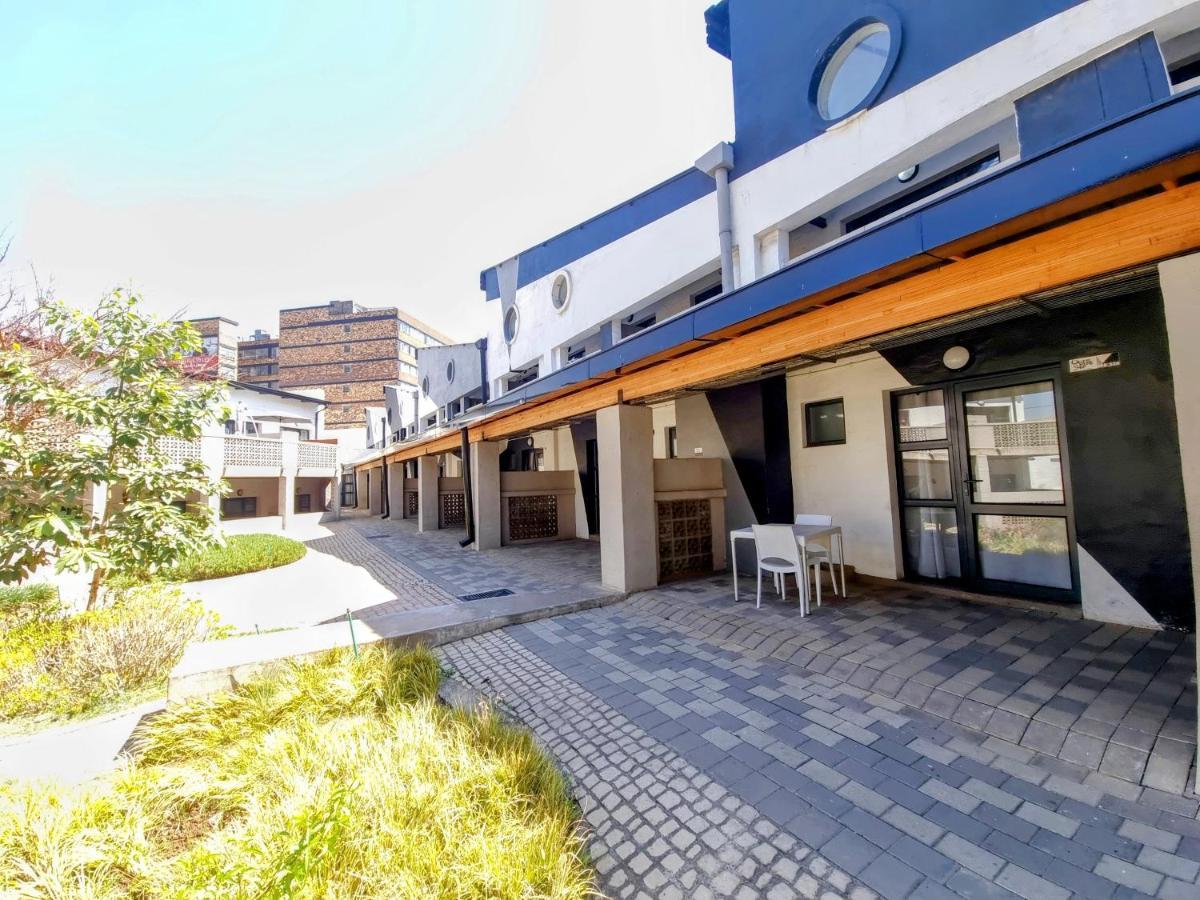 דירות יוהנסבורג Kaleaba House In Vibey Maboneng Precint מראה חיצוני תמונה