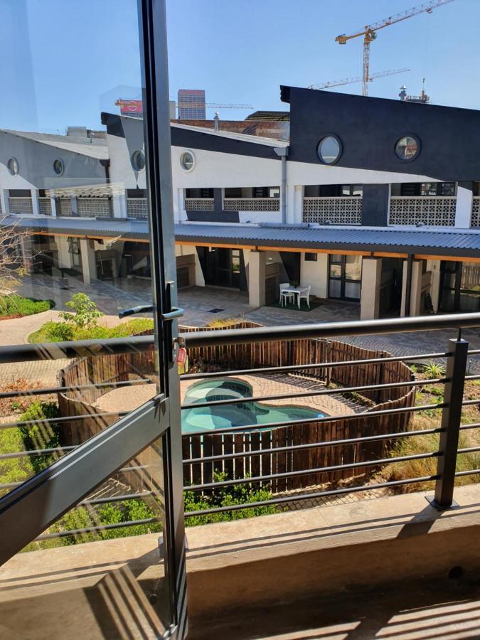 דירות יוהנסבורג Kaleaba House In Vibey Maboneng Precint מראה חיצוני תמונה